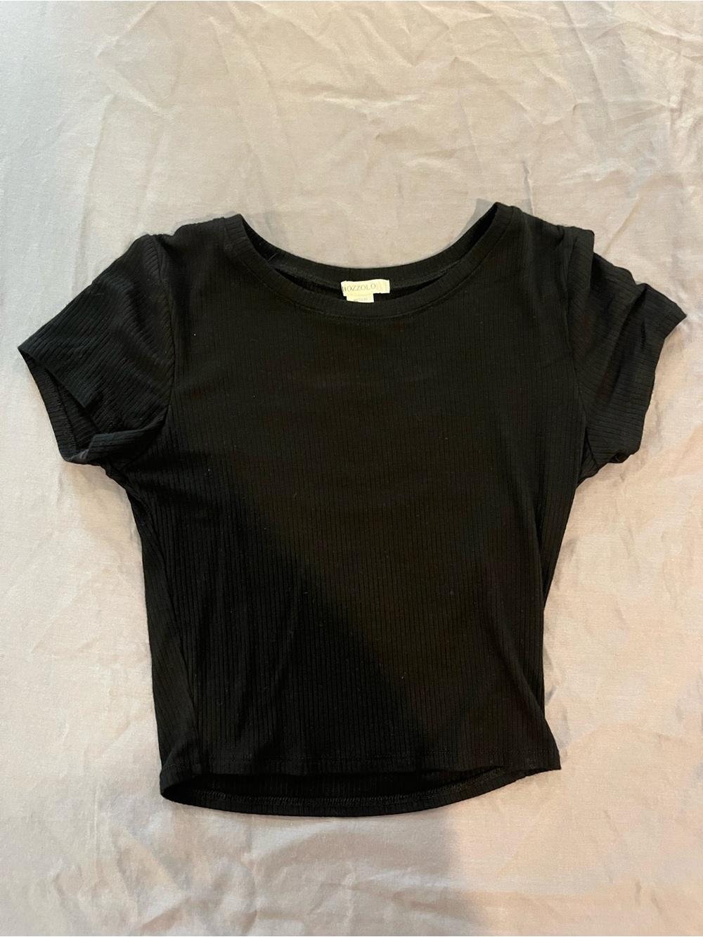 Women’s Bozzolo black crop top tee size Medium